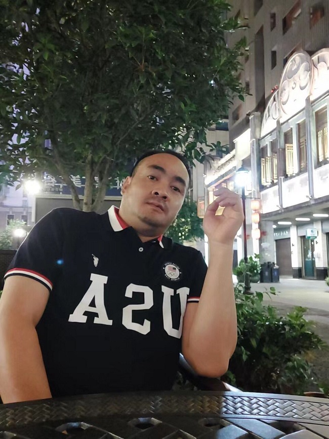 西北阳刚壮熊