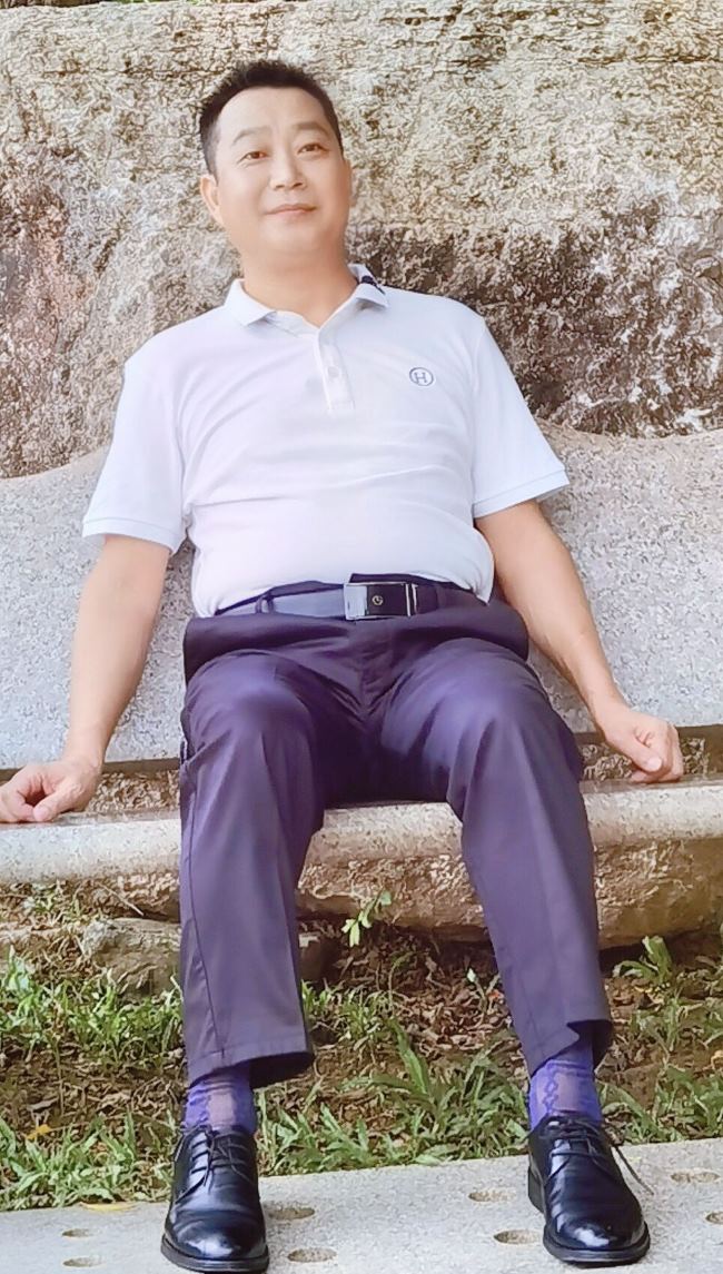儒雅中年